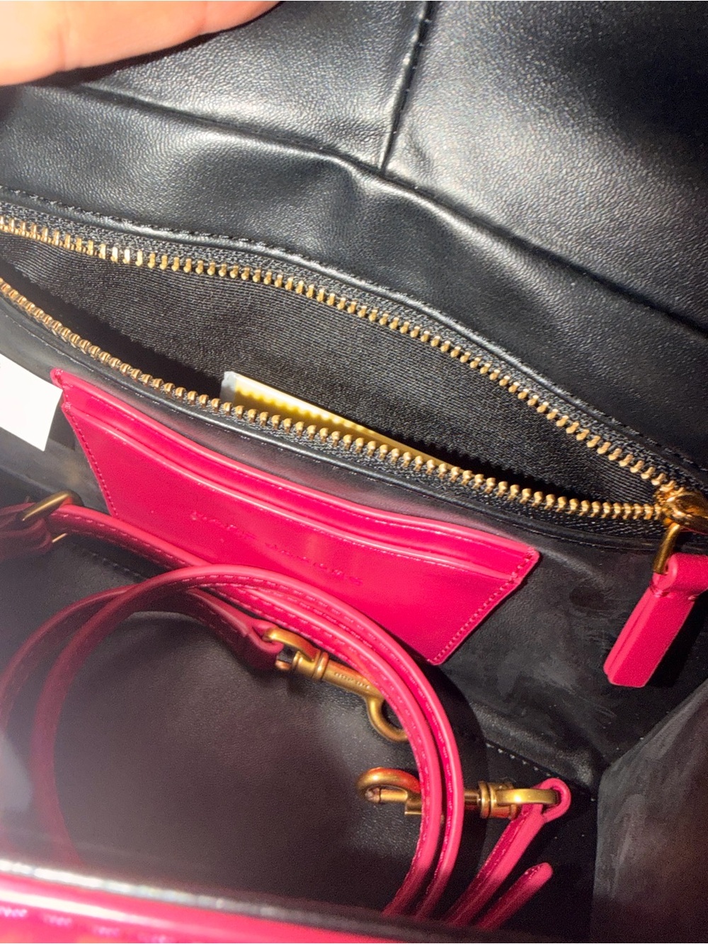 Marc Jacobs Vibrant Pink Leather Crossbody with Gold Chain Buckle - Picture 4 of 4